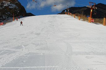 鷂子溝康樂山莊滑雪場