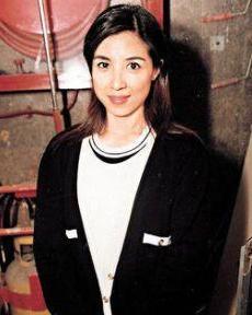 何嘉麗 何嘉麗