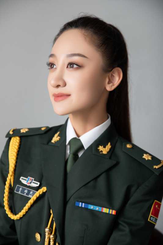 李祎然