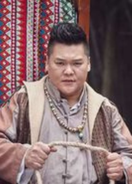 李龍