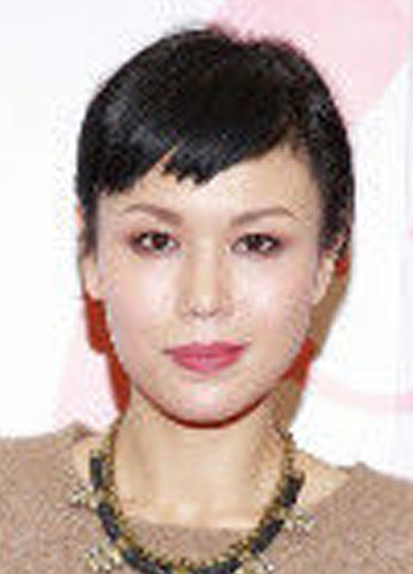 何嘉莉 何嘉莉