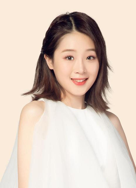 何倩影 何倩影