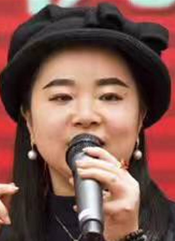 李貢