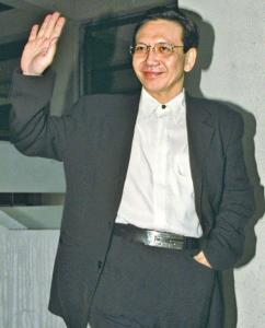 向華波